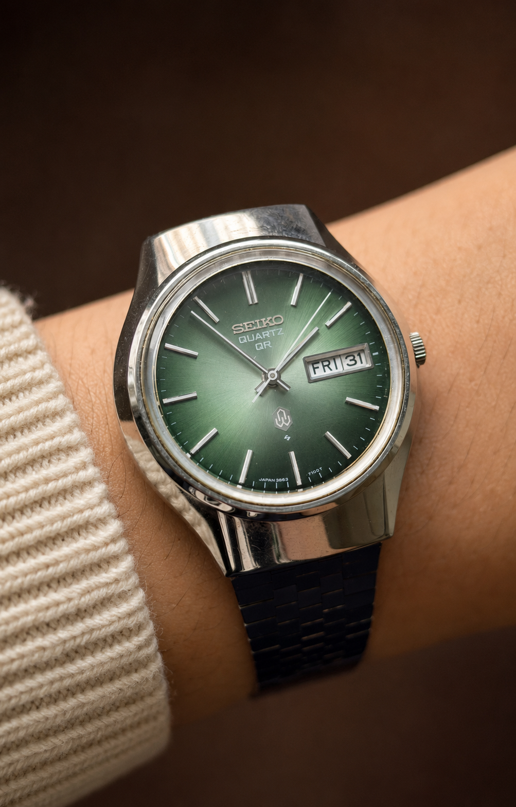Vintage Seiko dark green sunburst quartz watch product photo product image 1