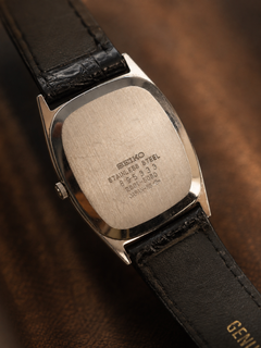 Vintage Seiko quartz tonneau silver dial dress watch detail view 6 thumbnail 6