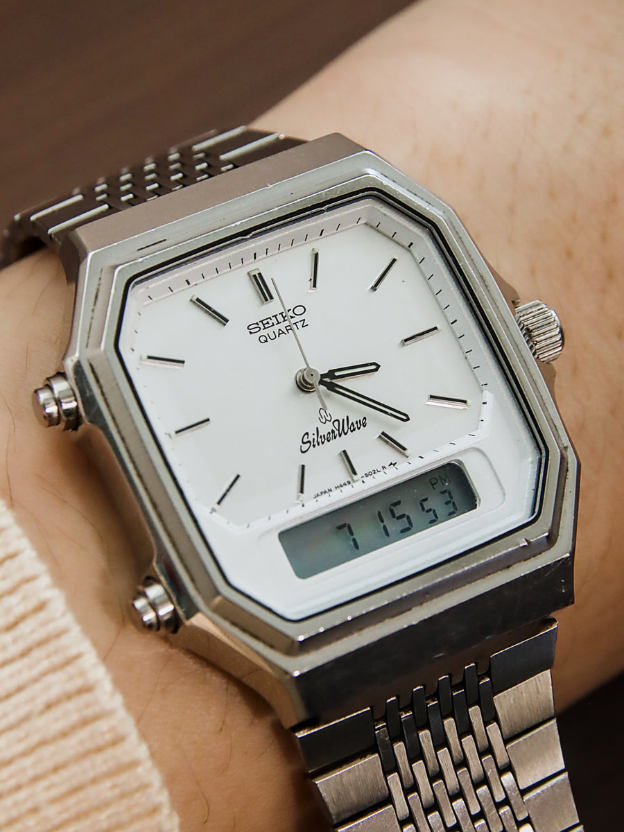 Vintage Seiko SilverWave analog-digital quartz watch, front view