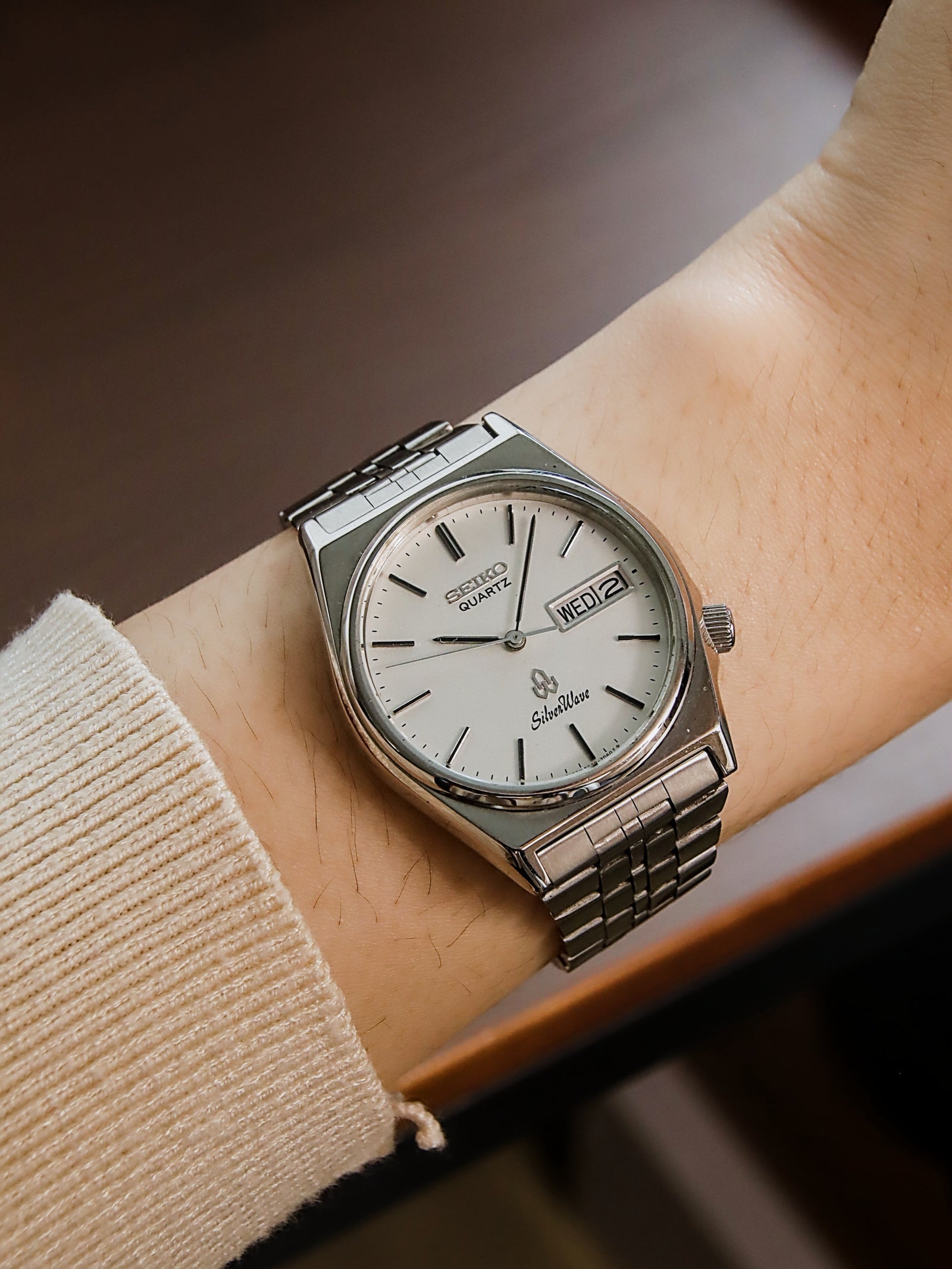 Vintage Seiko SilverWave white dial quartz watch, additional view 5