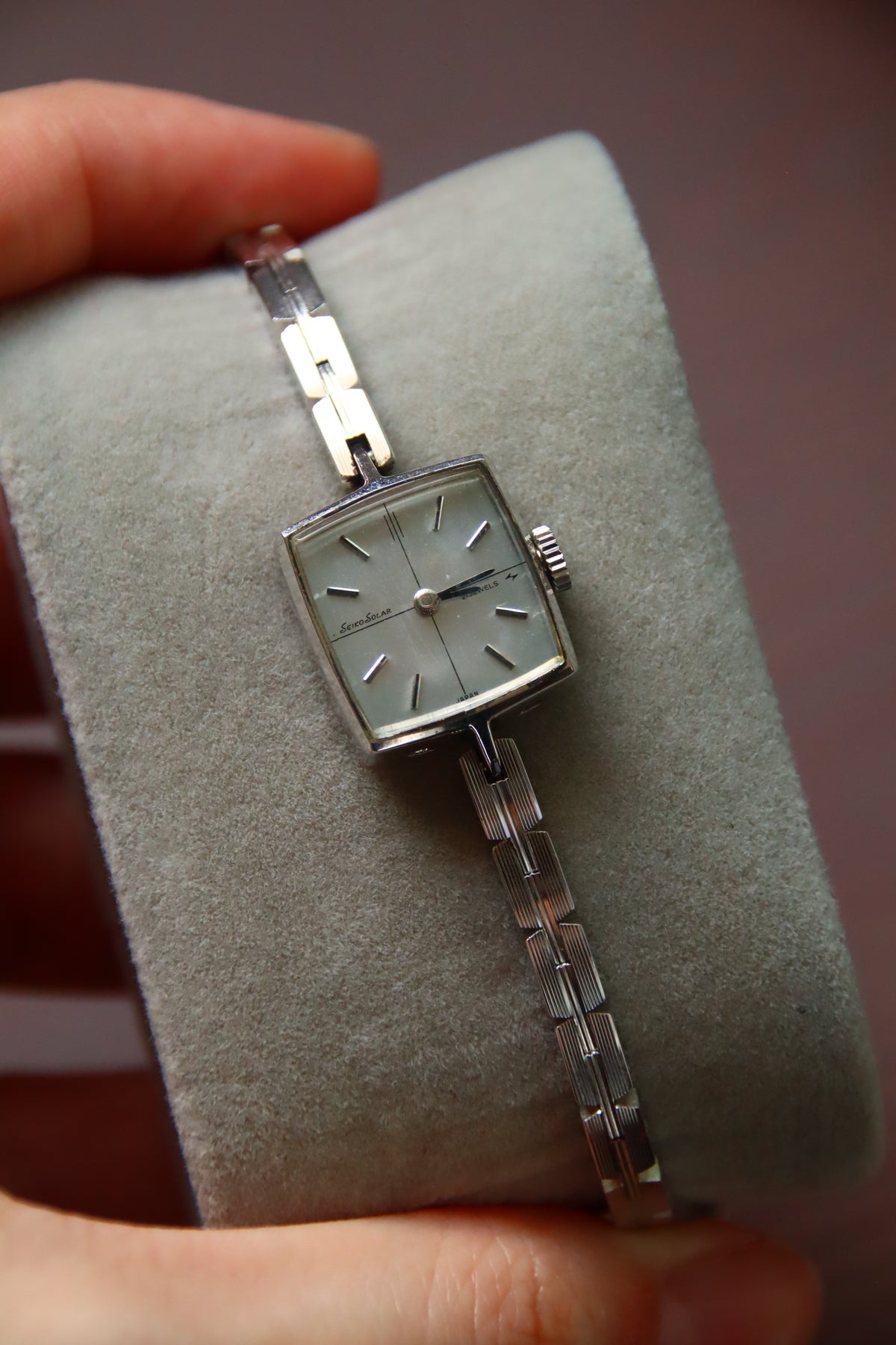 1970s Seiko Solar 21-jewel ladies mechanical watch detail view 2 product image 2
