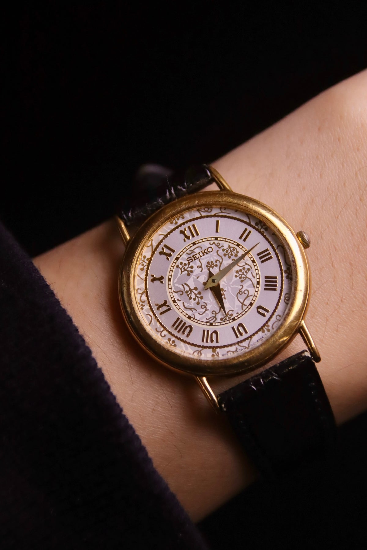 RARE Seiko Floral Dial Gold-Tone Quartz Vintage Watch 1N00-0D59 product image 1