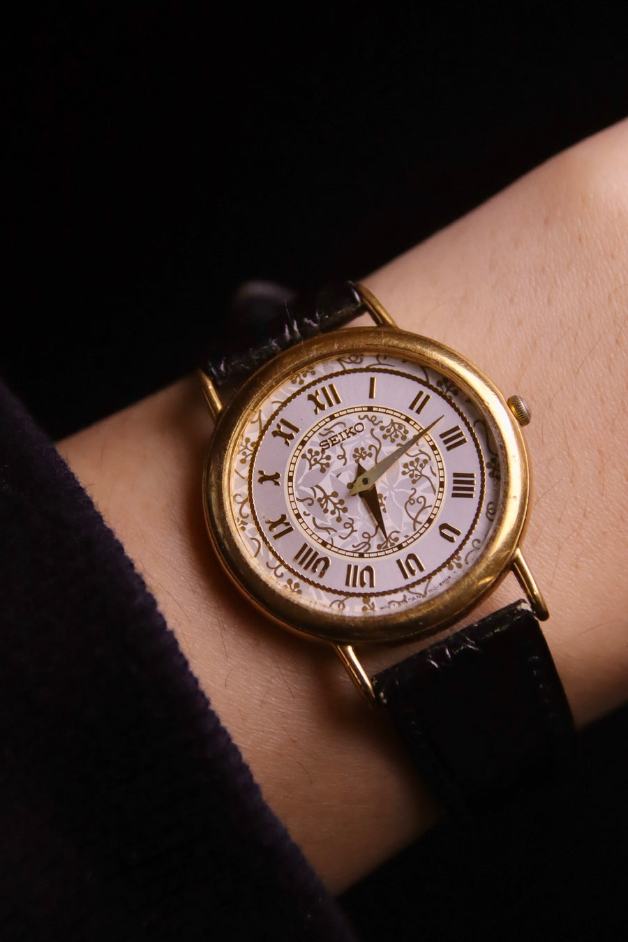 RARE Seiko Floral Dial Gold-Tone Quartz Vintage Watch 1N00-0D59