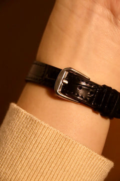 Seiko L’espoir 1F21-0B60 gold-tone watch wrist view thumbnail 3