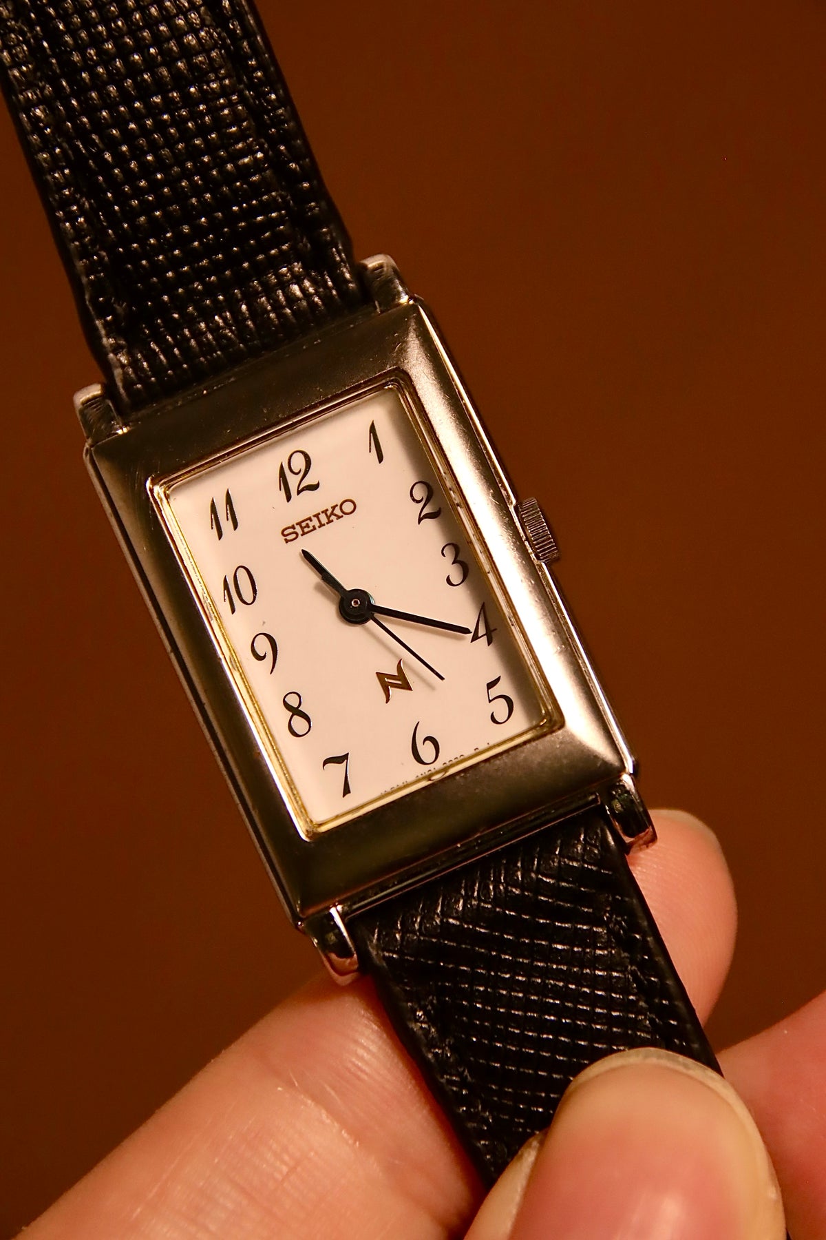 Seiko Noie 4N21-5250 gold-tone tank watch on leather strap product image 7