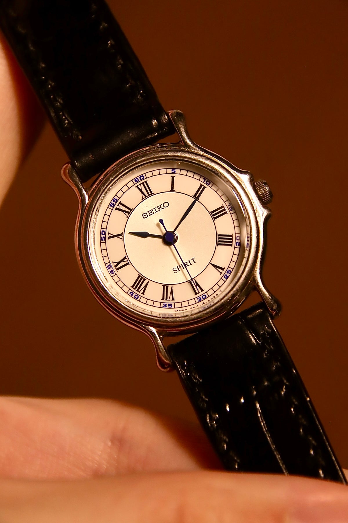 Seiko L’espoir 1F21-0B60 vintage quartz watch side profile product image 5