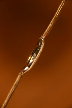 Seiko Noie 1F21-0050 round vintage watch close-up thumbnail 8