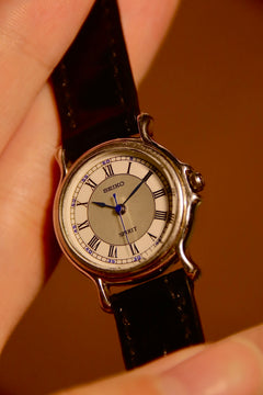 Seiko L’espoir 1F21-0B60 vintage gold-tone watch rear detail thumbnail 8